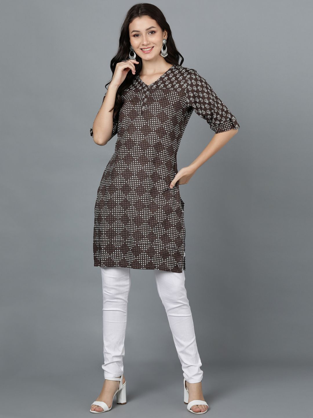 

VEDANA Brown & White Geometric Printed V-Neck Pure Cotton Kurti