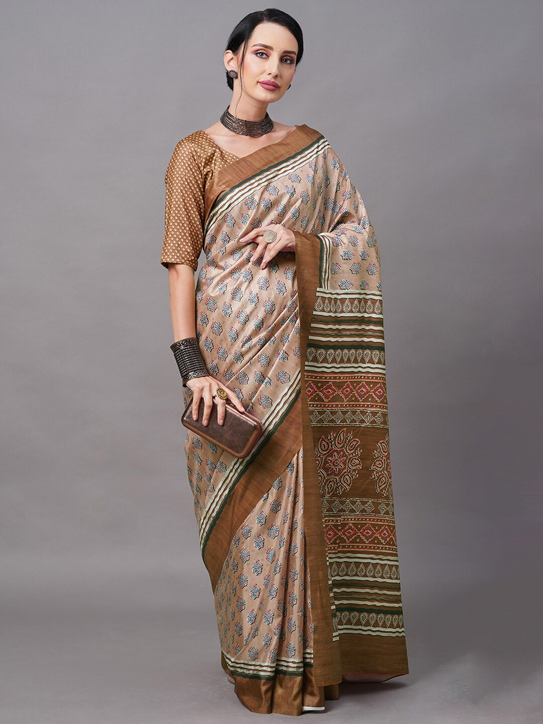 

Mitera Brown & White Bagh Silk Blend Bagh Saree