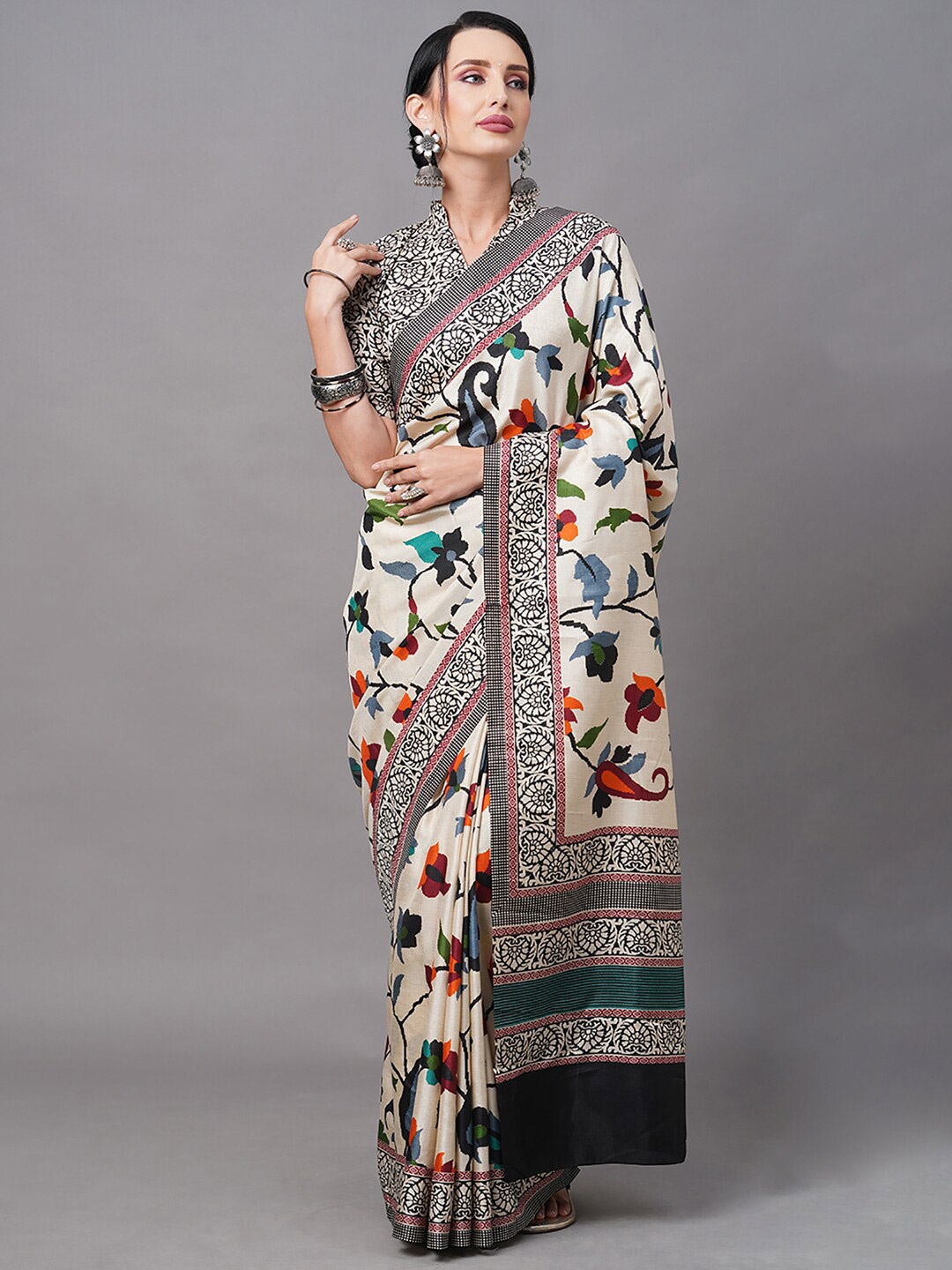 

Mitera Women Cream-Coloured & Green Floral Silk Blend Banarasi Saree