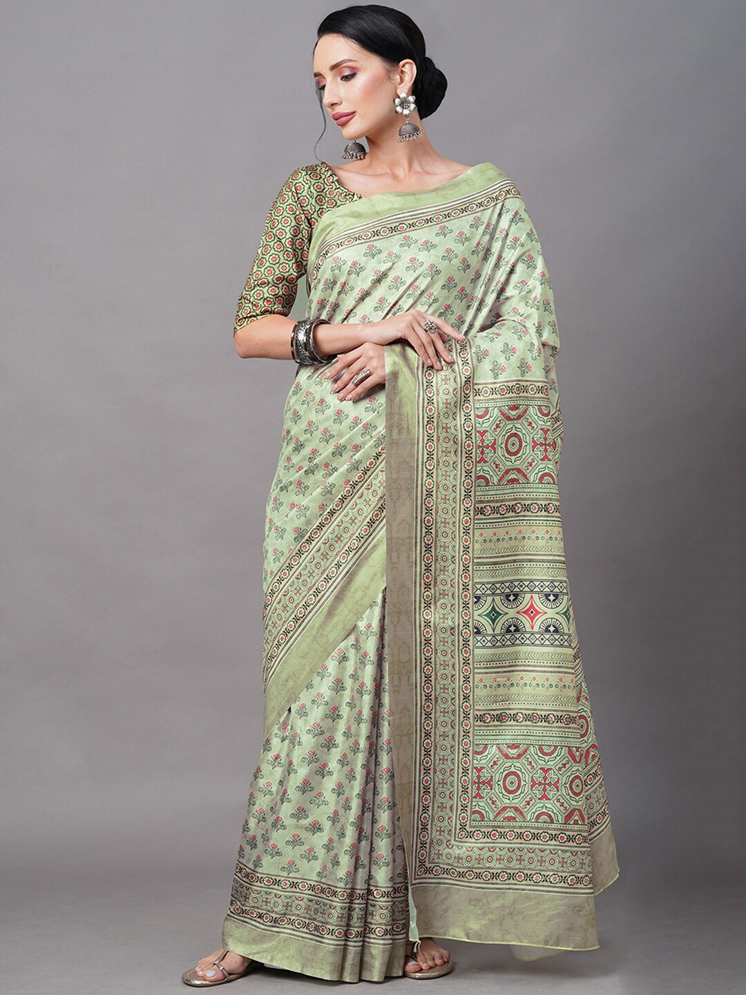 

Mitera Green & Red Floral Silk Blend Bagh Saree