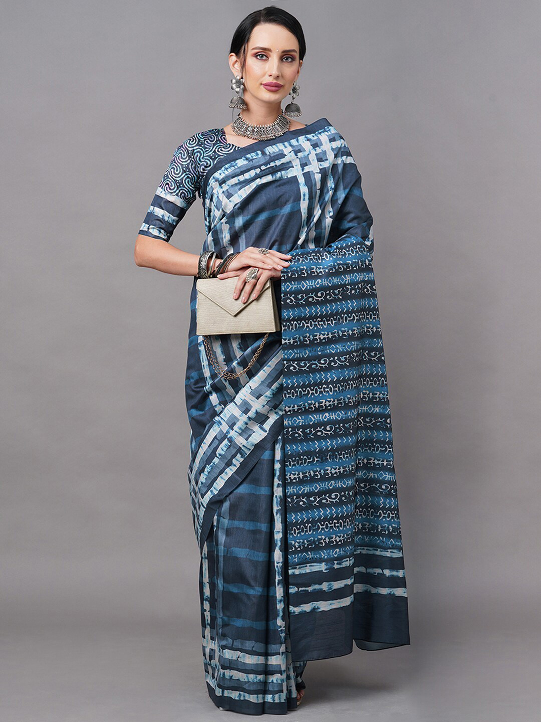 

Mitera Navy Blue & Off White Checked Art Silk Bagh Saree