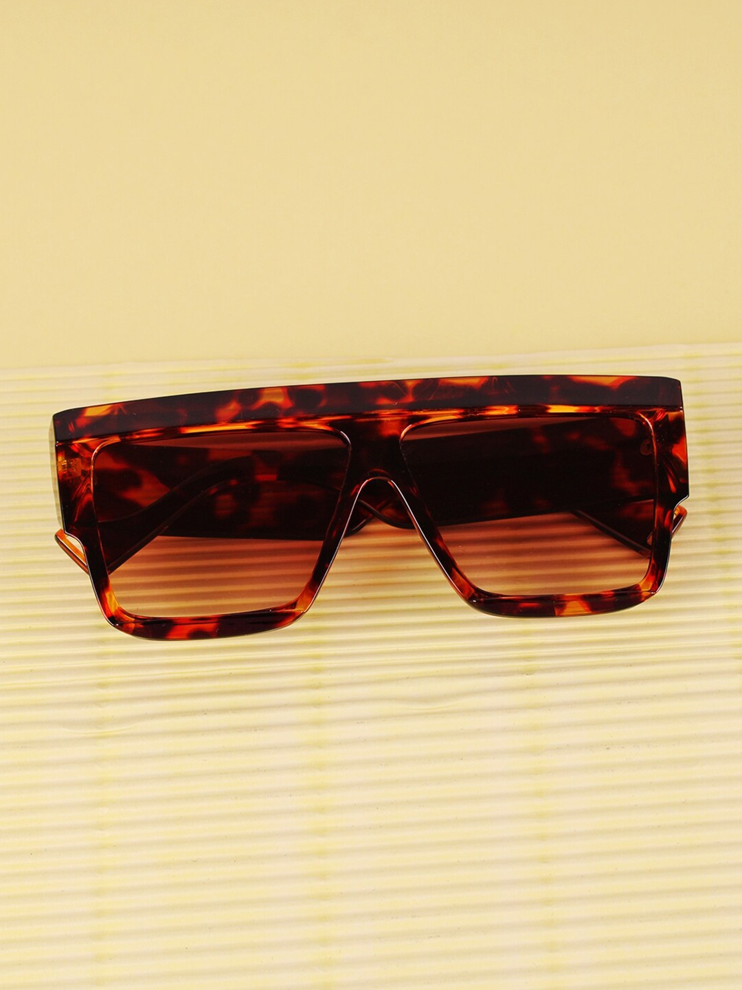 

QUIRKY Unisex Brown Lens & Brown Shield Sunglasses with UV Protected Lens