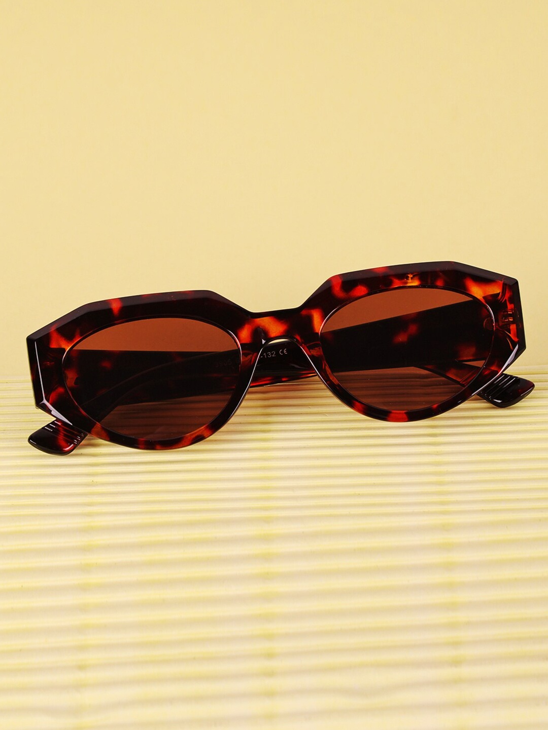 

QUIRKY Unisex Brown Lens & Brown Oval Sunglasses with UV Protected Lens