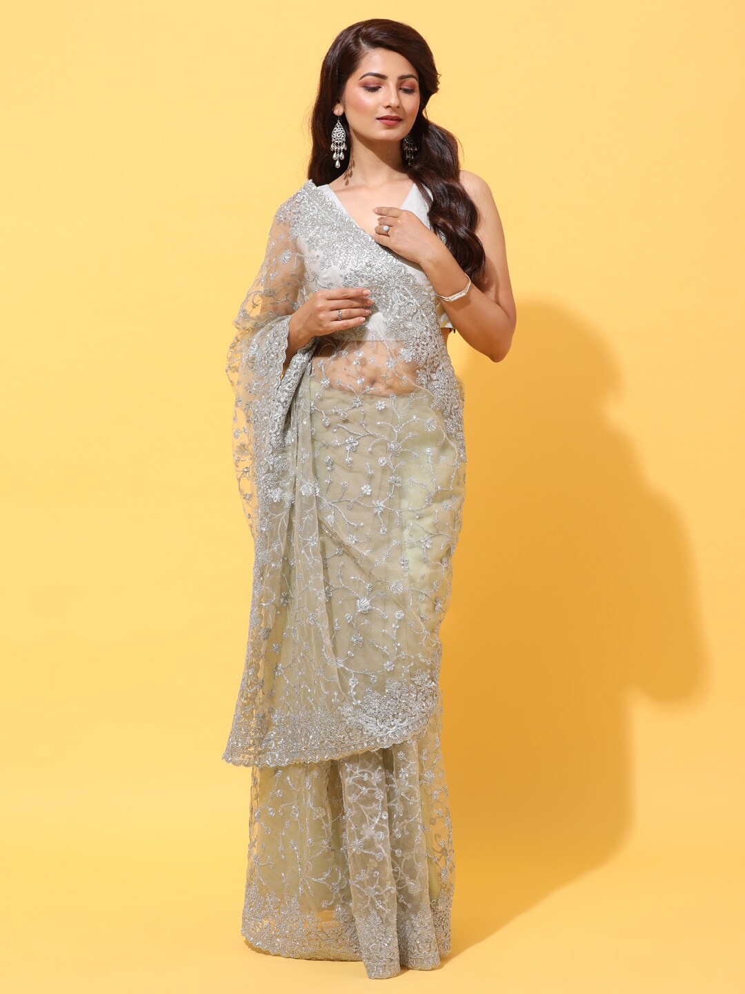 

kasee Green & Silver-Toned Floral Embroidered Net Saree