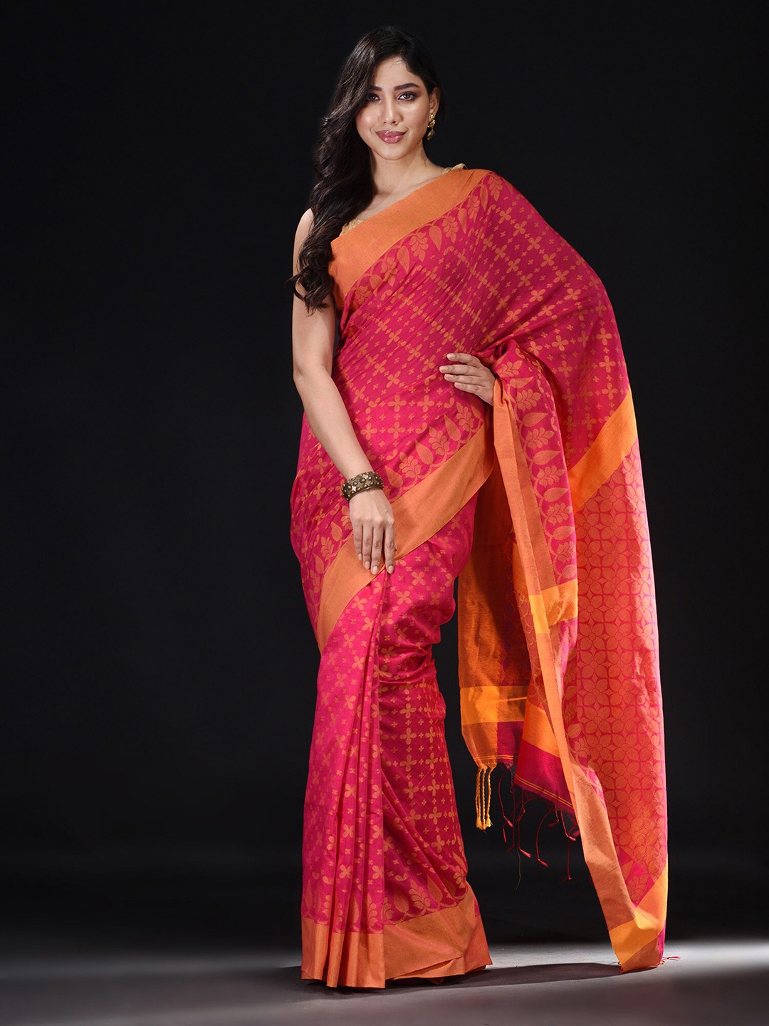

BEATITUDE Red & Orange Woven Design Pure Cotton Saree