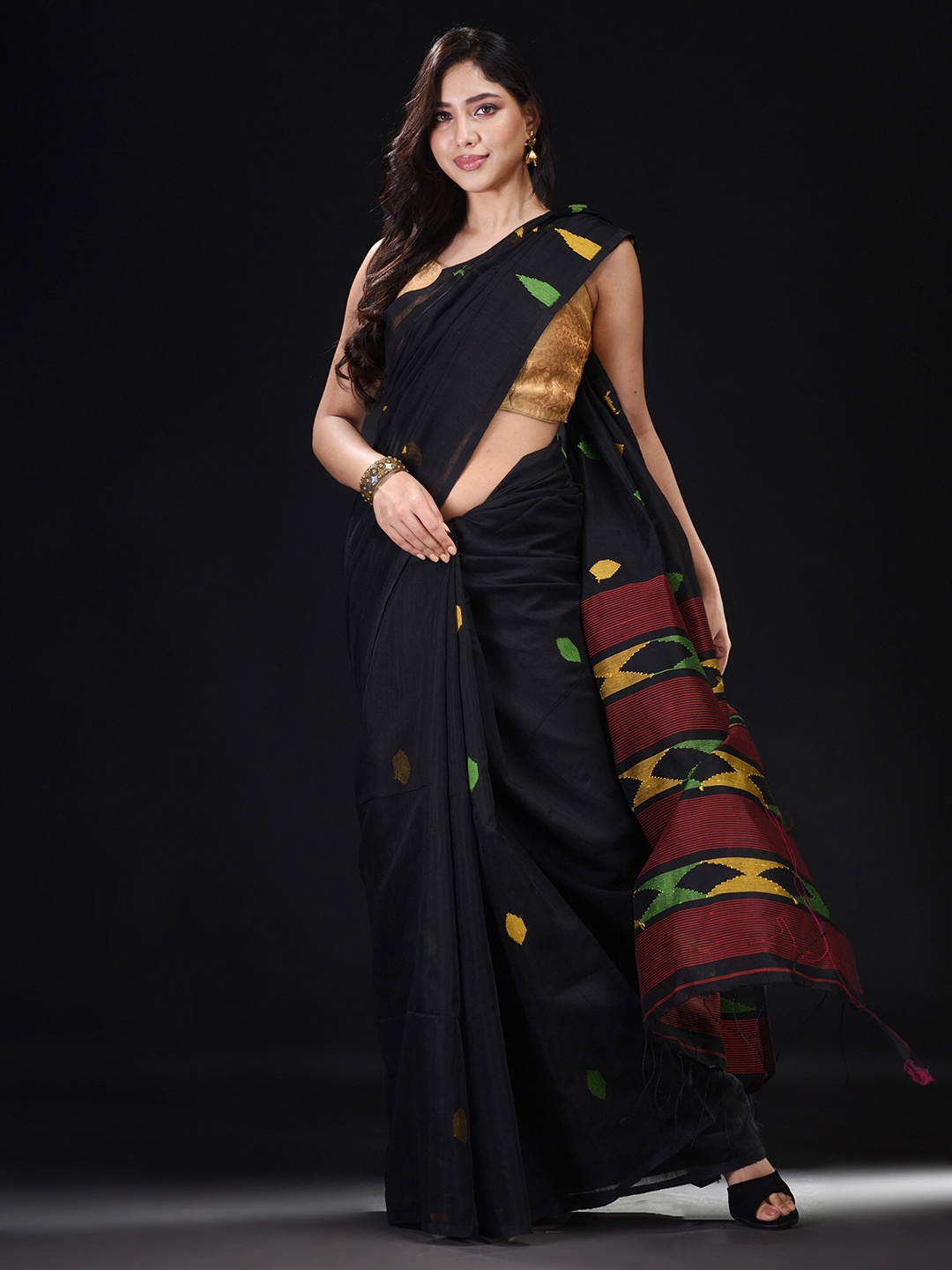 

BEATITUDE Black & Red Woven Design Saree