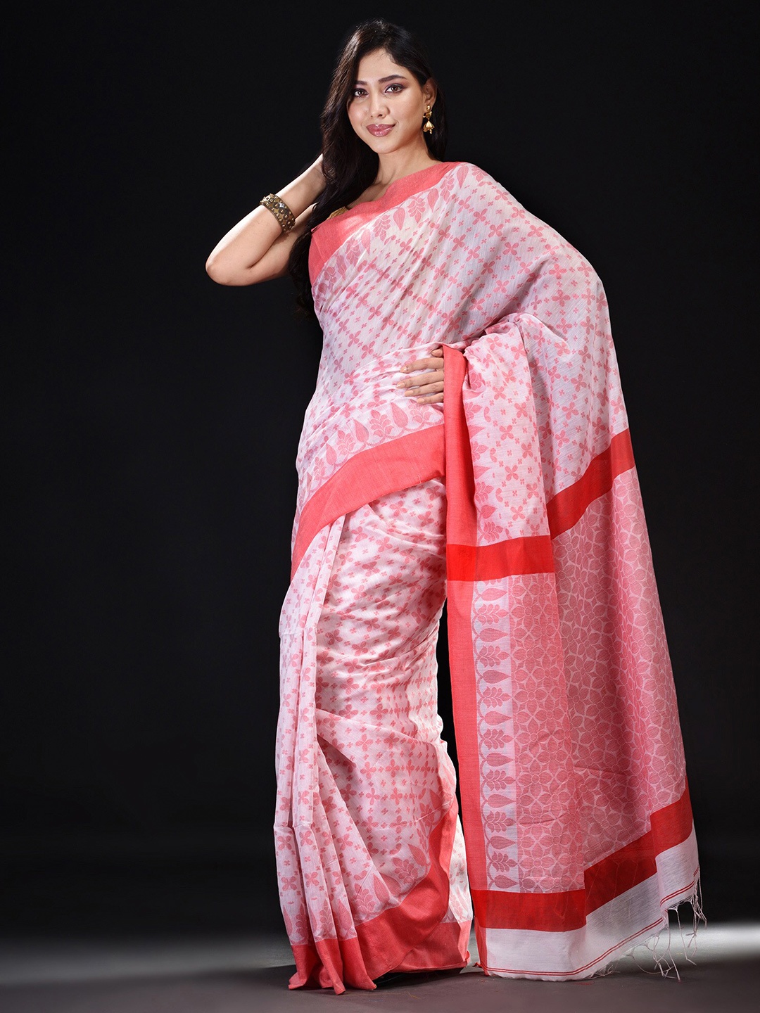 

BEATITUDE White & Red Ethnic Motifs Silk Cotton Saree