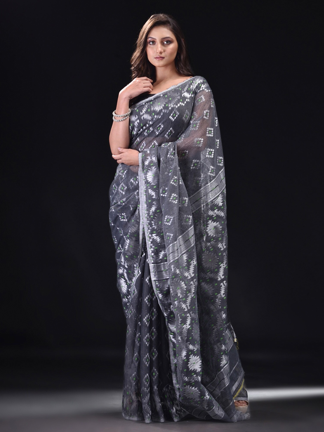 

BEATITUDE Grey & Silver-Toned Woven Design Silk Cotton Saree