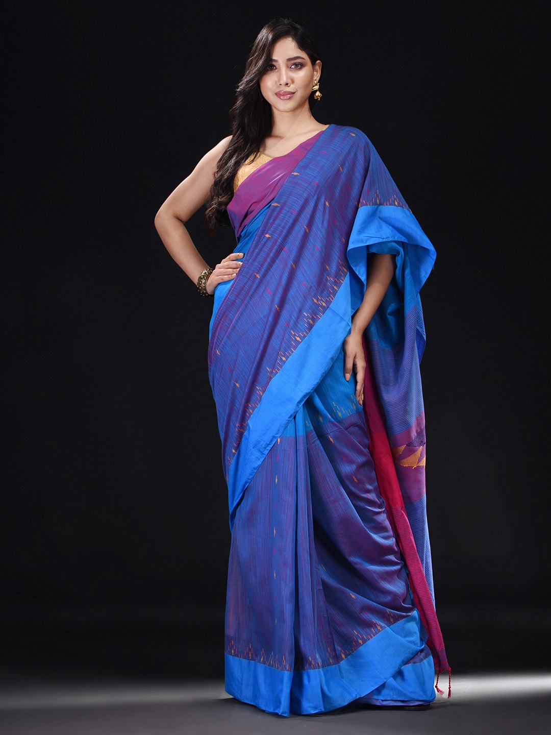 

BEATITUDE Blue & Red Blended Cotton Woven Saree