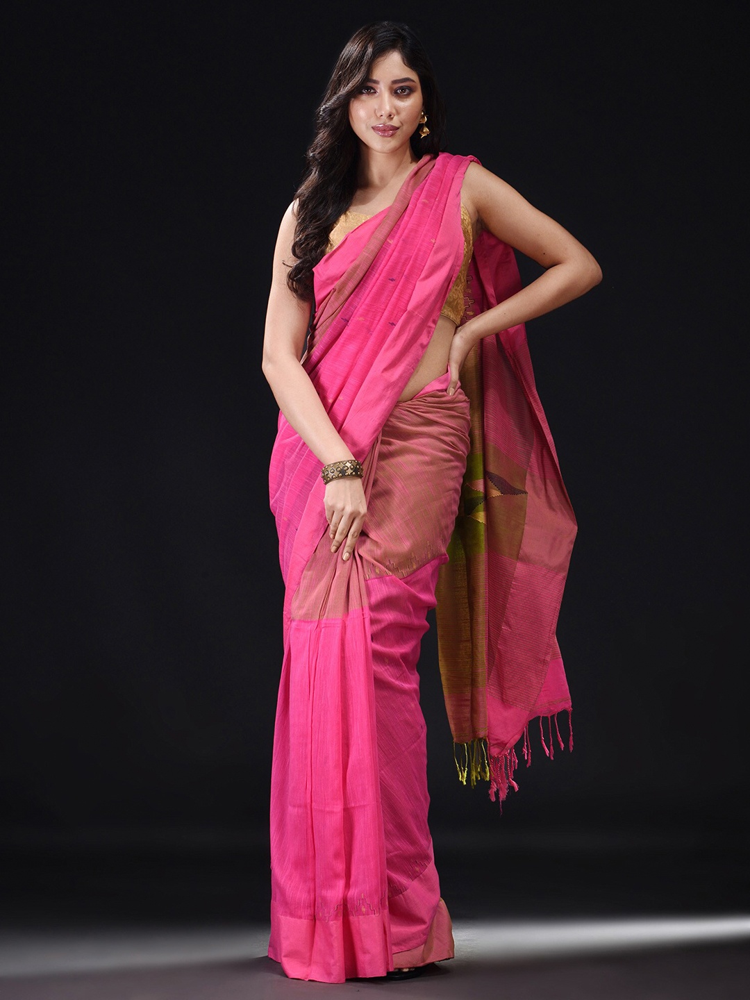 

BEATITUDE Women Pink & Mustard Woven Design Saree