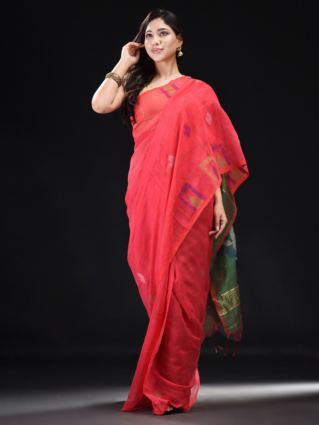 

BEATITUDE Red & Green Woven Design Saree