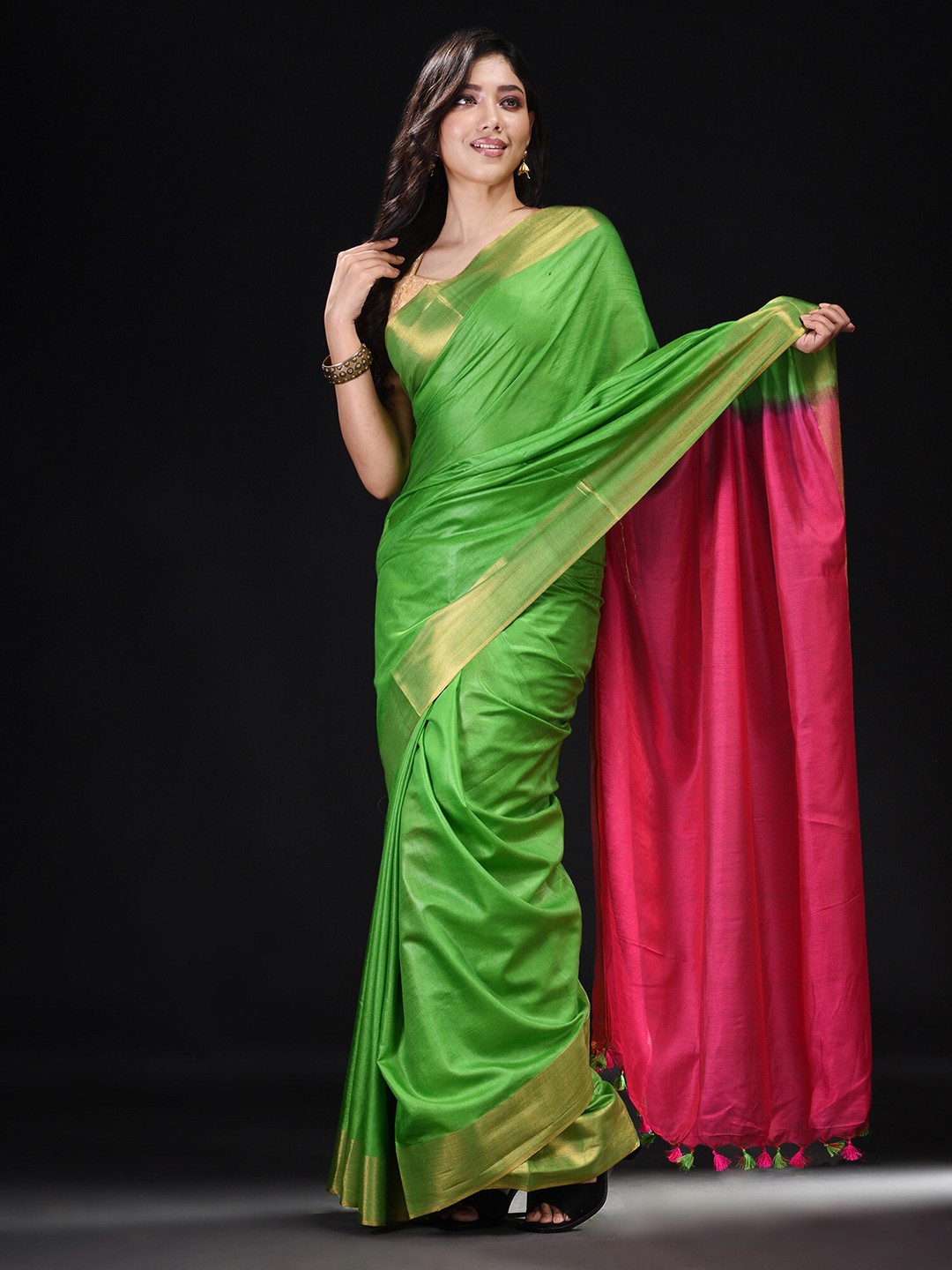 

BEATITUDE Green & Red Zari Cotton Saree