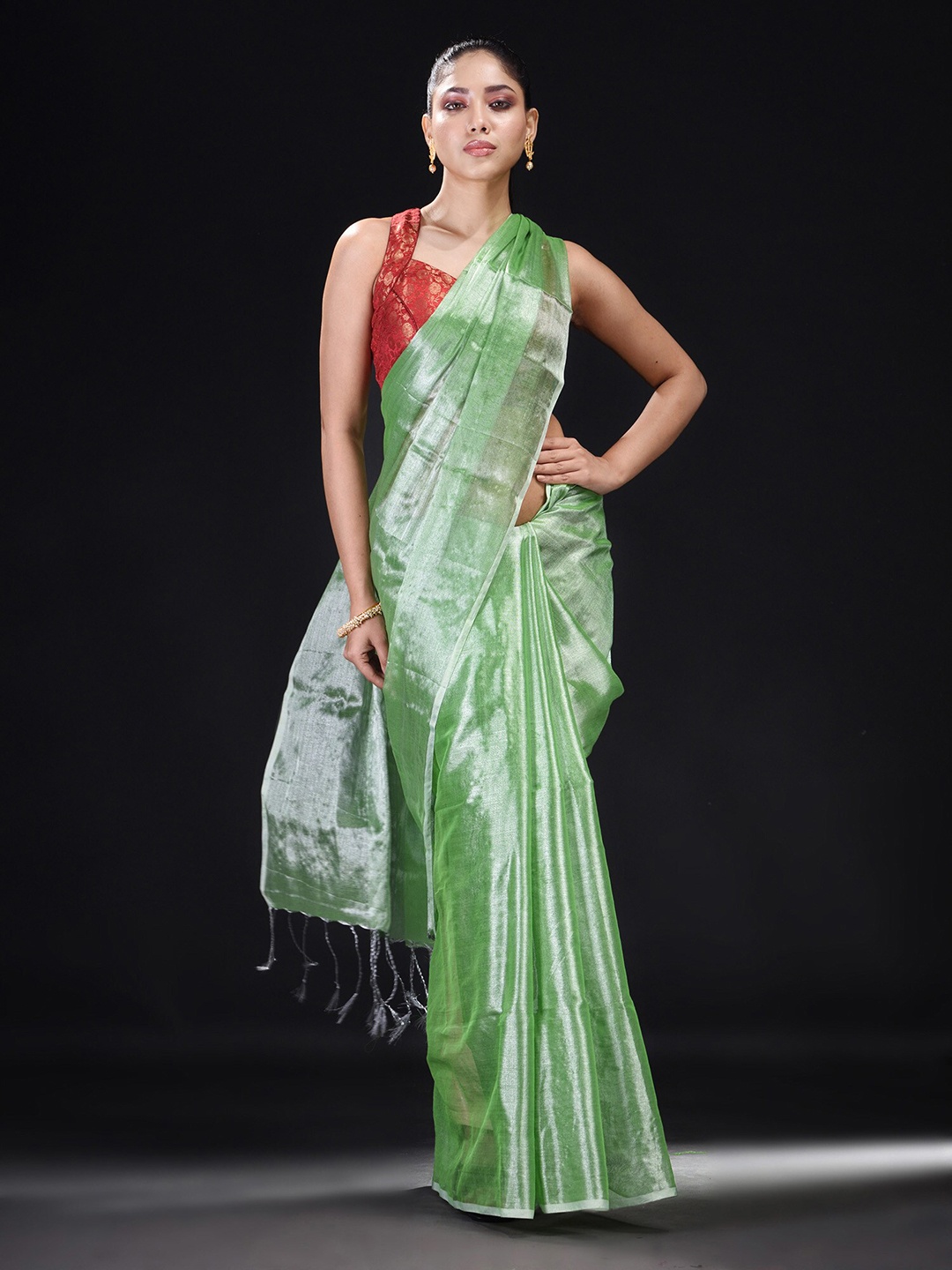 

BEATITUDE Women Green Tissue Saree