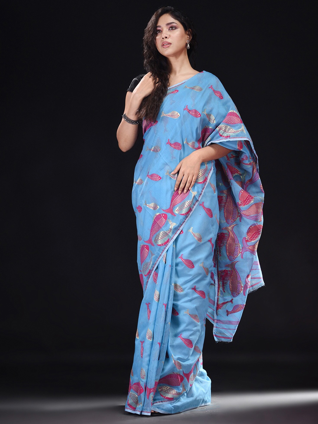 

BEATITUDE Blue & Pink Woven Design Zari Silk Cotton Saree
