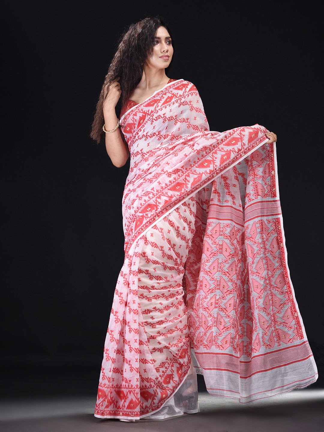 

BEATITUDE White & Red Floral Silk Cotton Saree