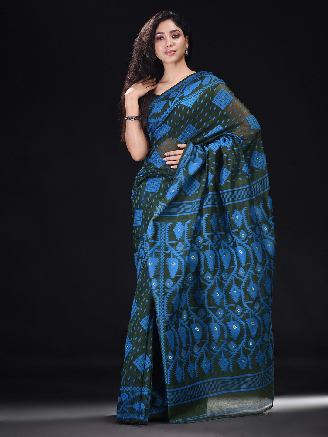 

BEATITUDE Green & Blue Woven Design Silk Cotton Saree
