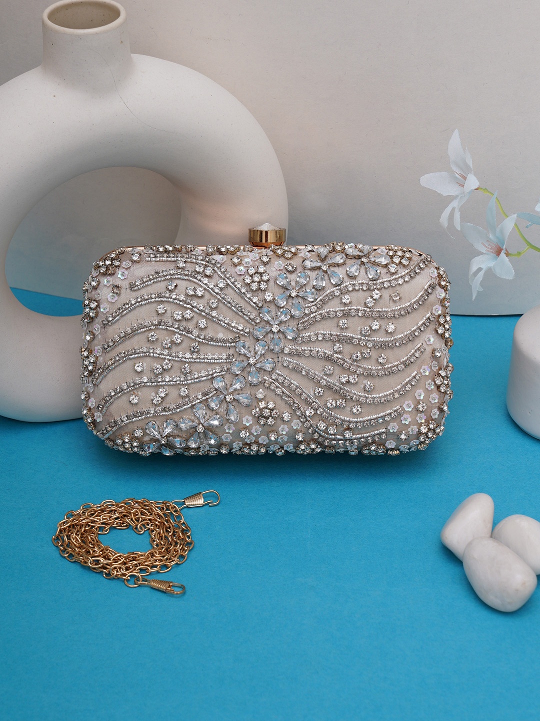 

FABBHUE Silver-Toned & Pink Embellished Box Clutch