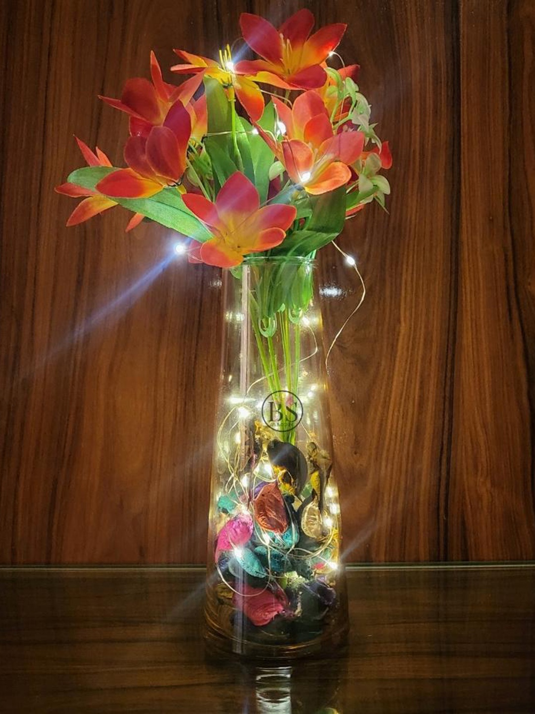 

BS AMOR Gold-Toned Modern Glass Flower Vases