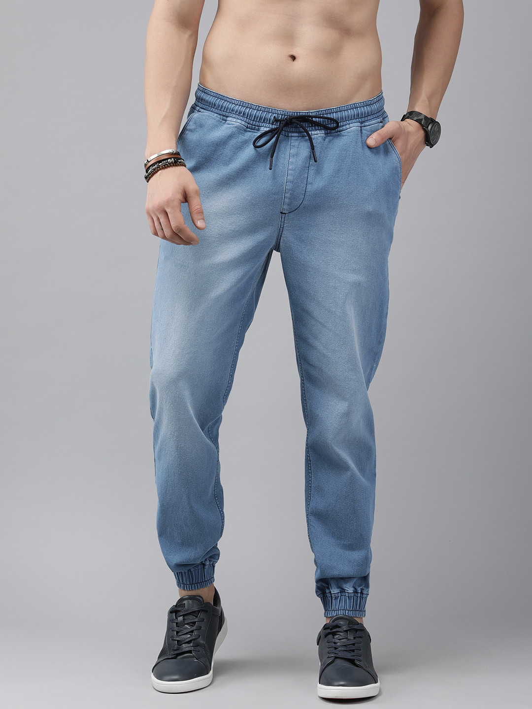 

Roadster Men Blue Stretchable Slim Fit Jeans