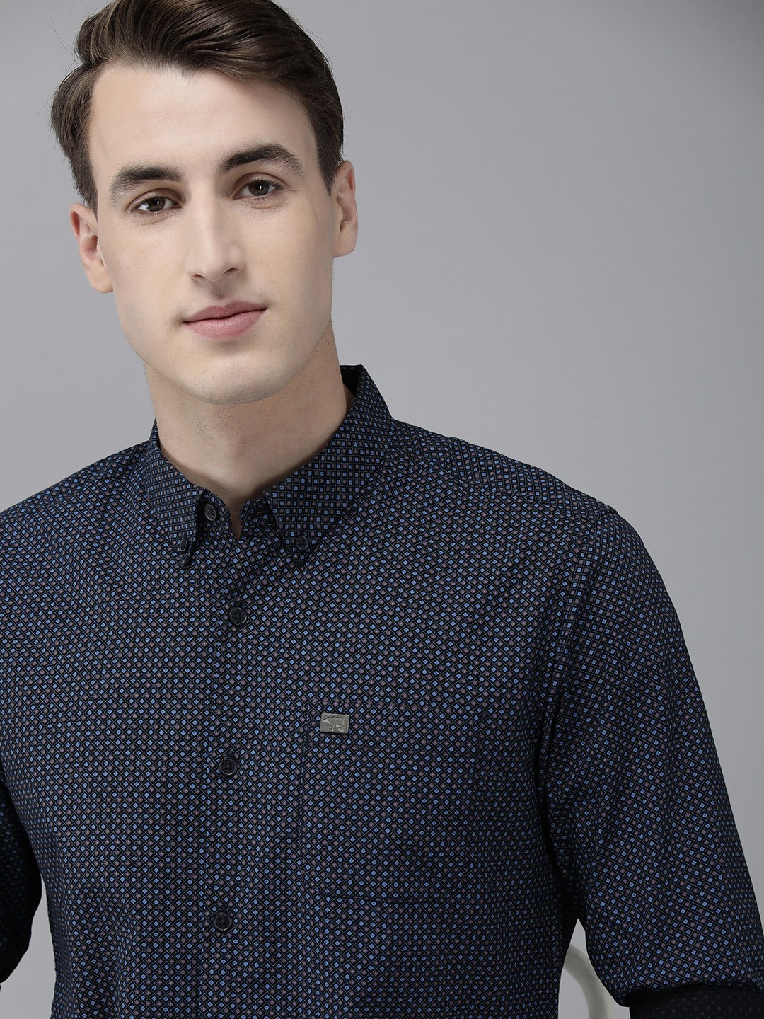 

THE BEAR HOUSE Men Navy Blue Slim Fit Printed Casual Shirt