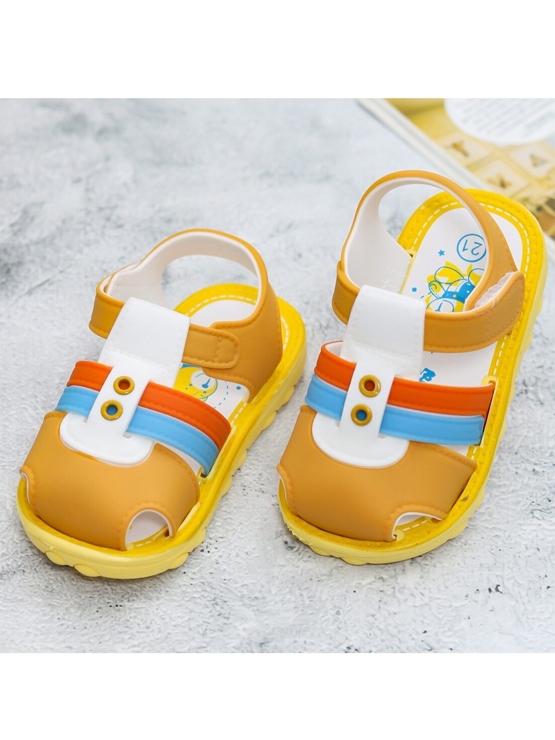 

Yellow Bee Boys Brown & White PU Comfort Sandals