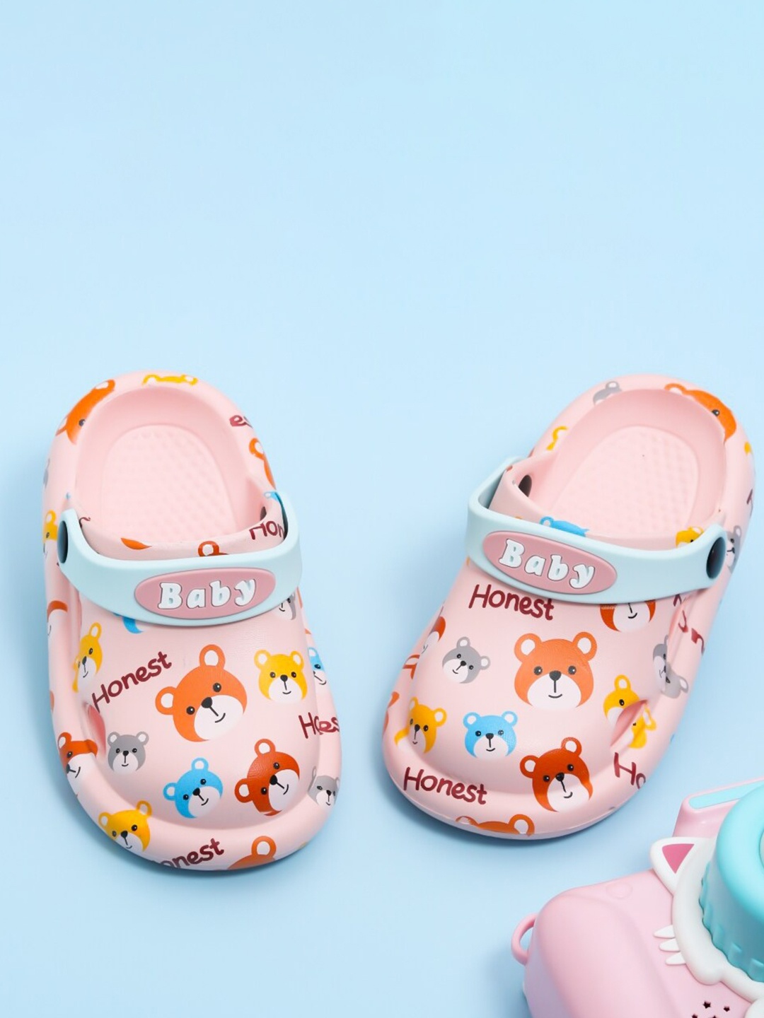 

Yellow Bee Girls Pink & Blue Printed Rubber Clogs