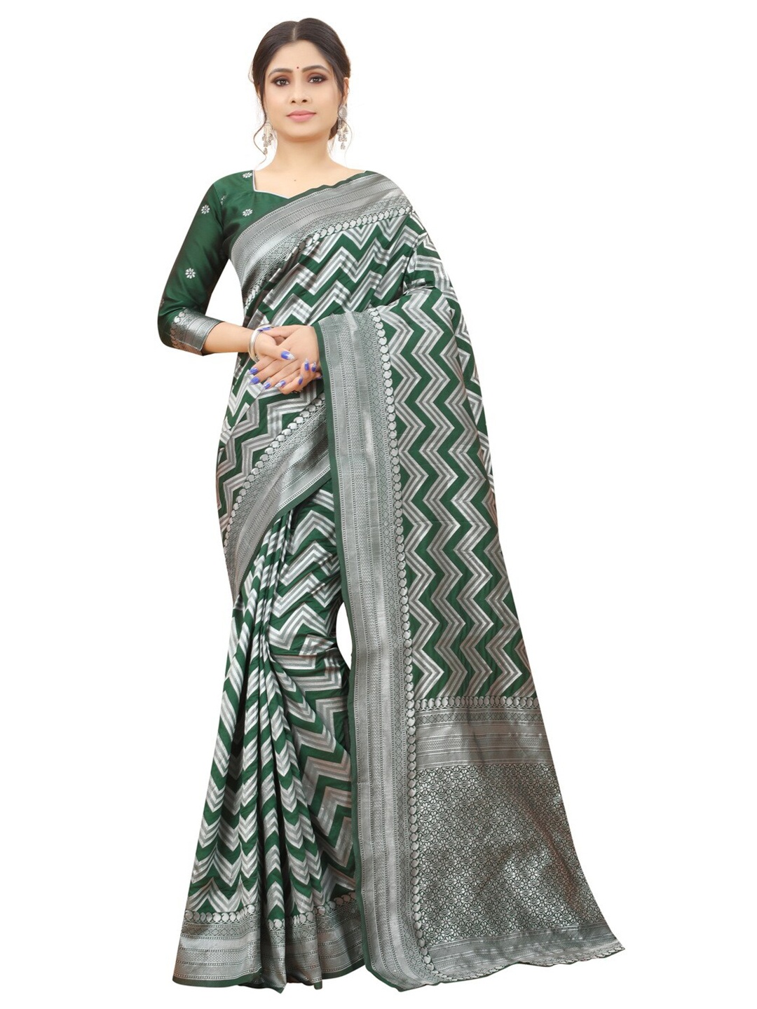 

MOKSHA DESIGNS Green & Silver-Toned Woven Design Zari Pure Silk Paithani Saree