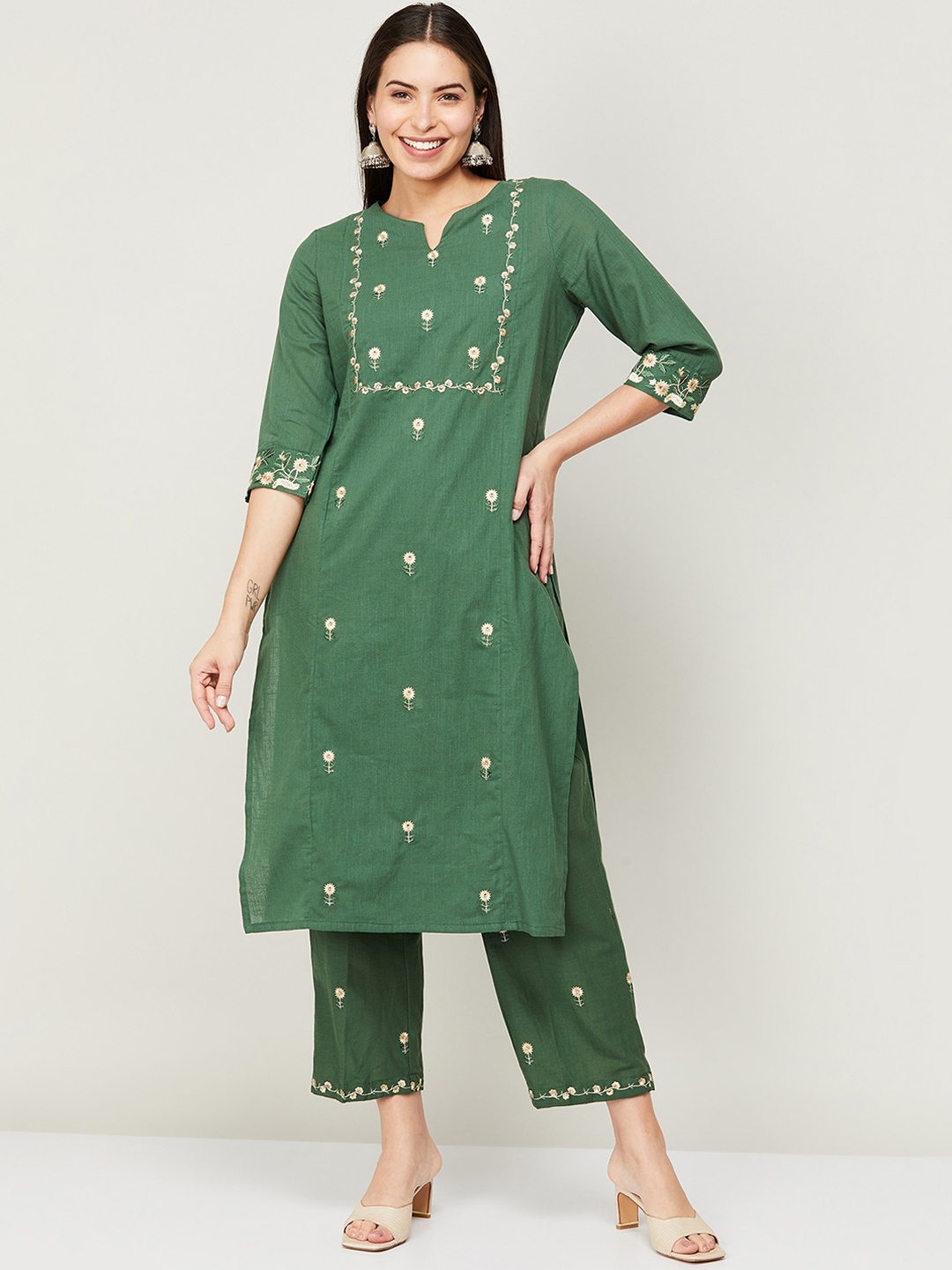 

Melange by Lifestyle Women Green Ethnic Motifs Embroidered Panelled Pure Cotton Kurti with Trousers