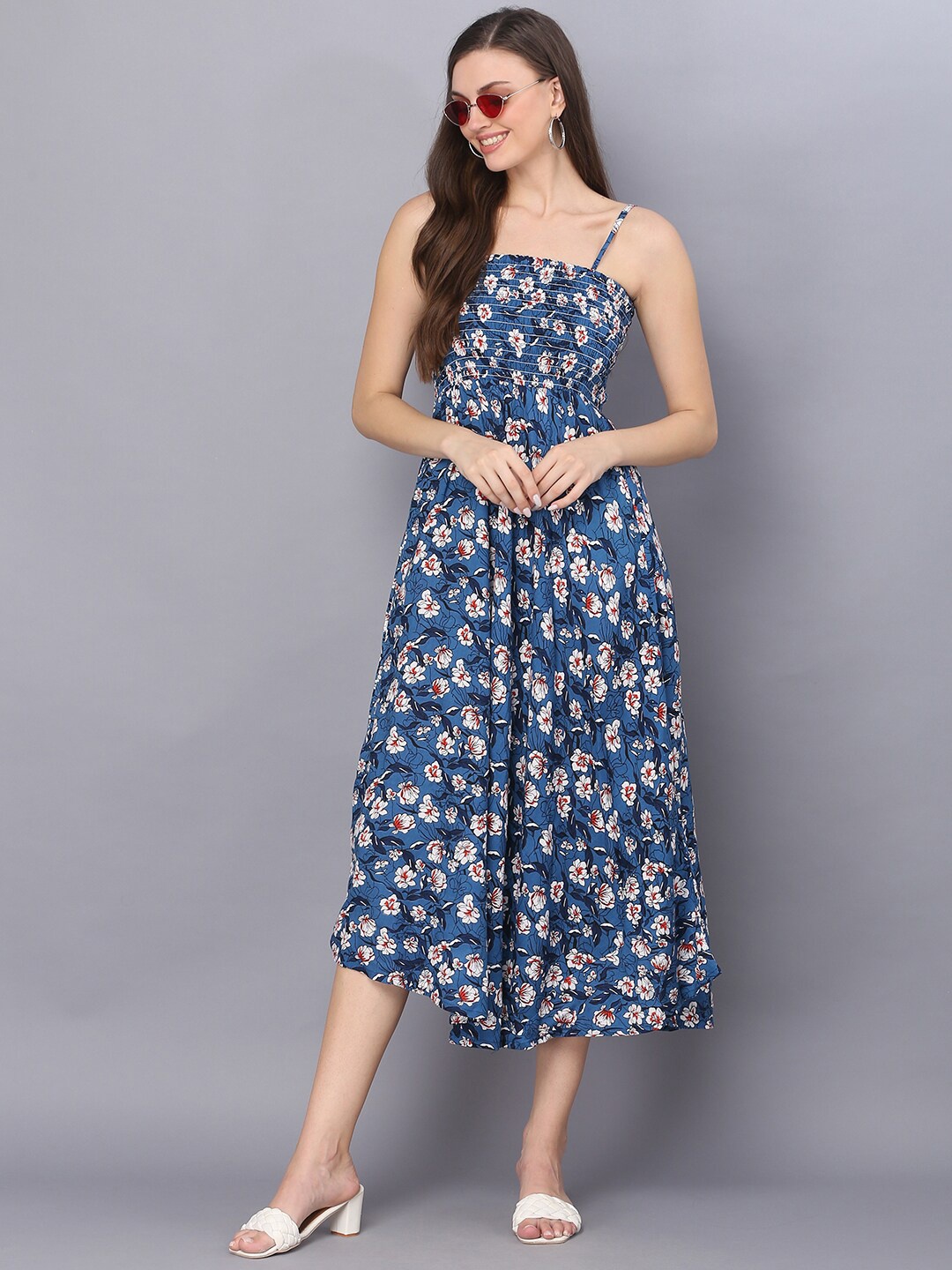 

Vastralay Women Blue Floral Midi Dress
