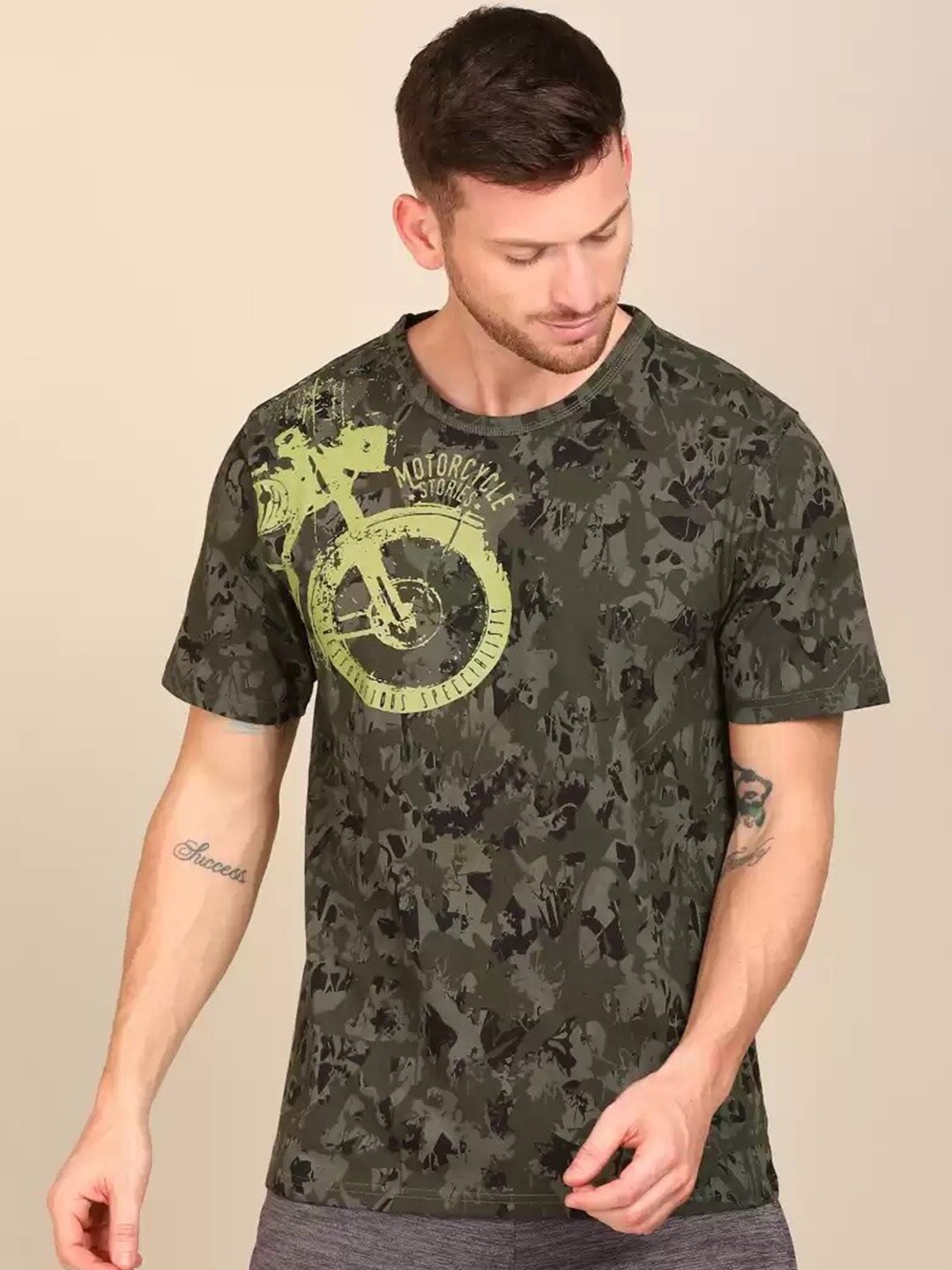 

Wildcraft Men Olive Green Floral Printed T-shirt