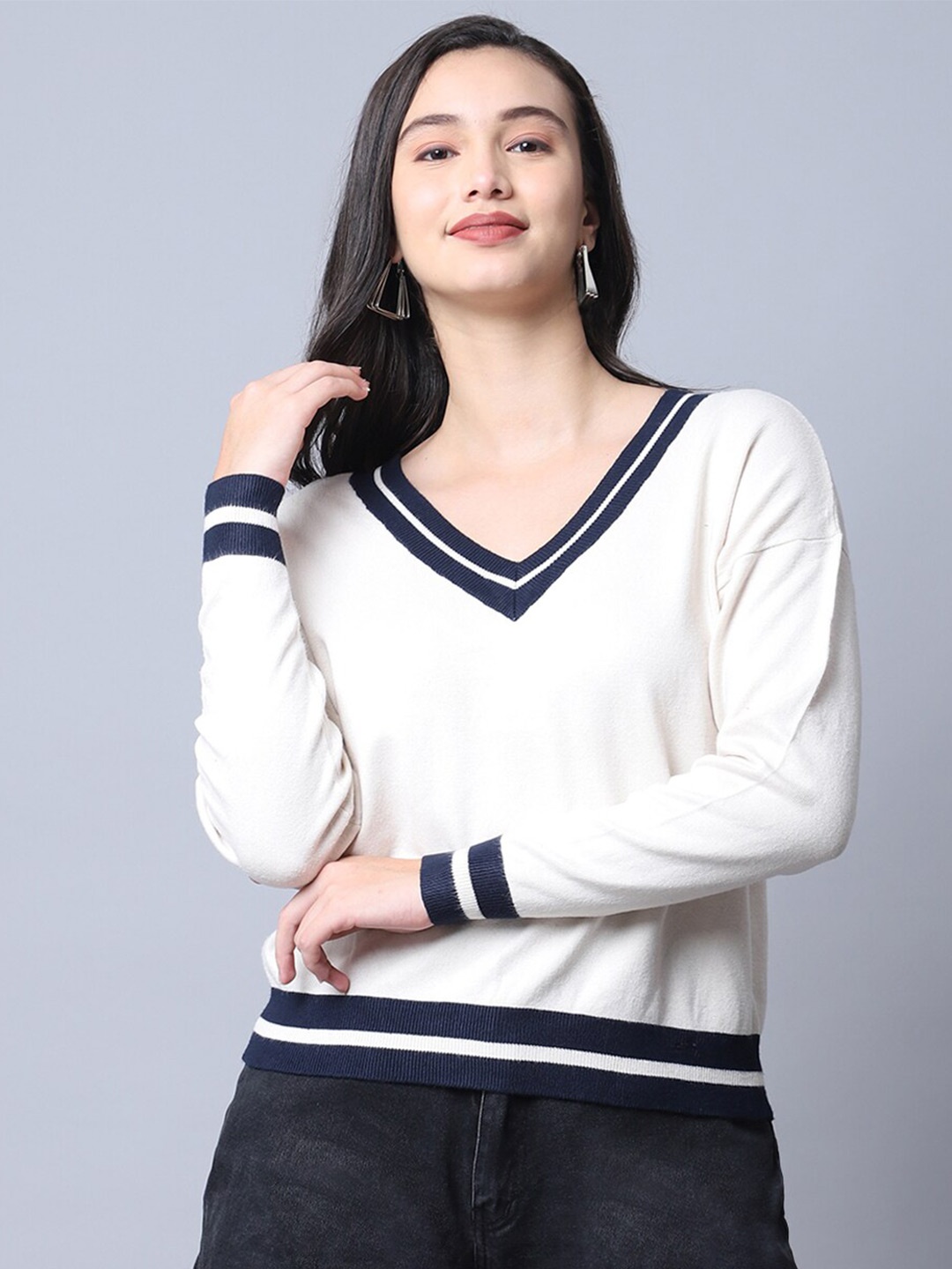 

TAG 7 Women White & Navy Blue Solid Wool V-Neck Winter Top