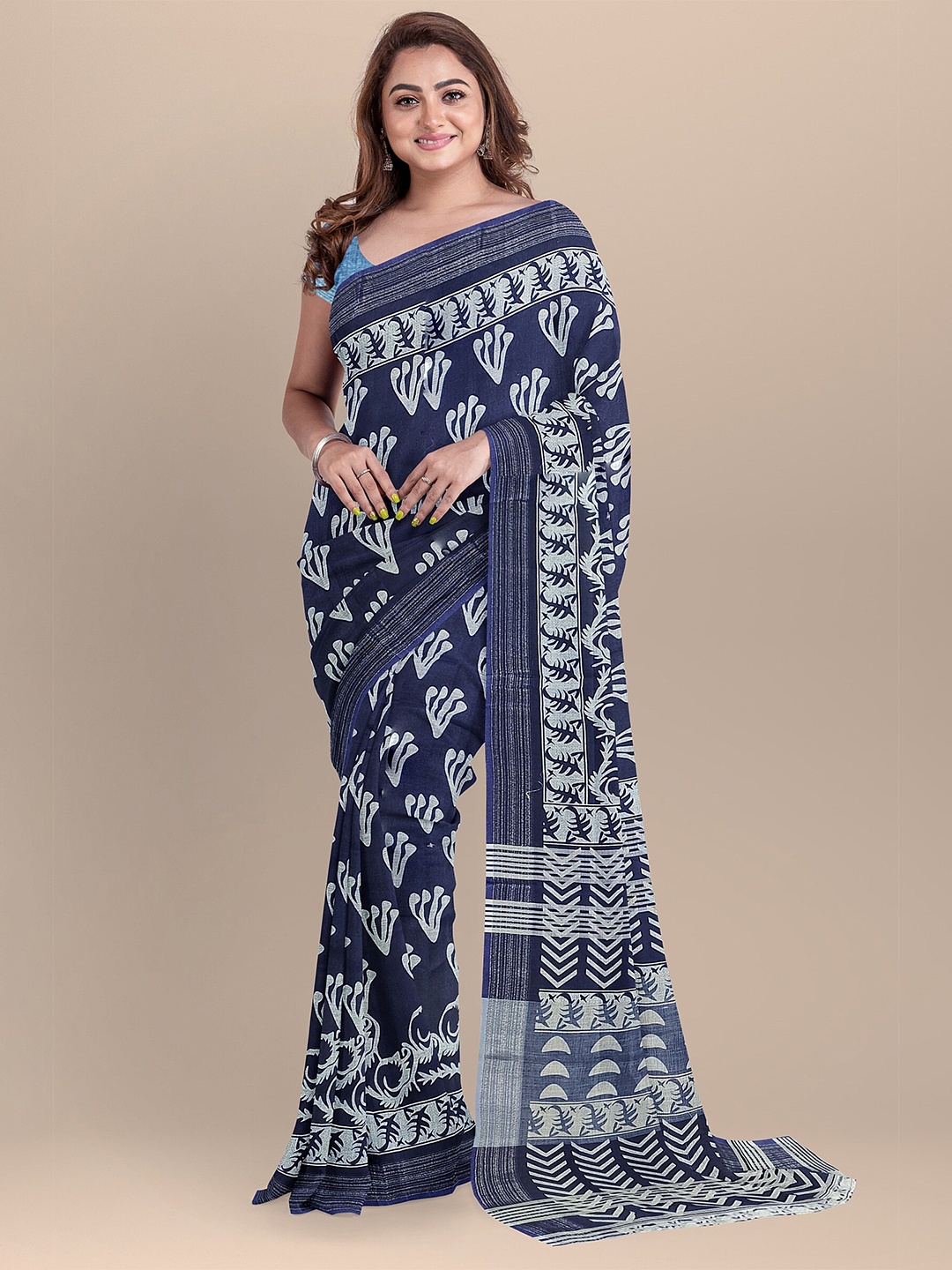 

The Chennai Silks Navy Blue & White Batik Zari Linen Blend Fusion Saree