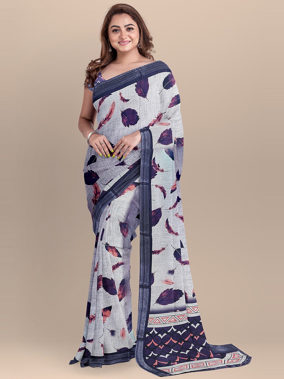 

The Chennai Silks Grey & Navy Blue Feathers Print Linen Blend Fusion Saree