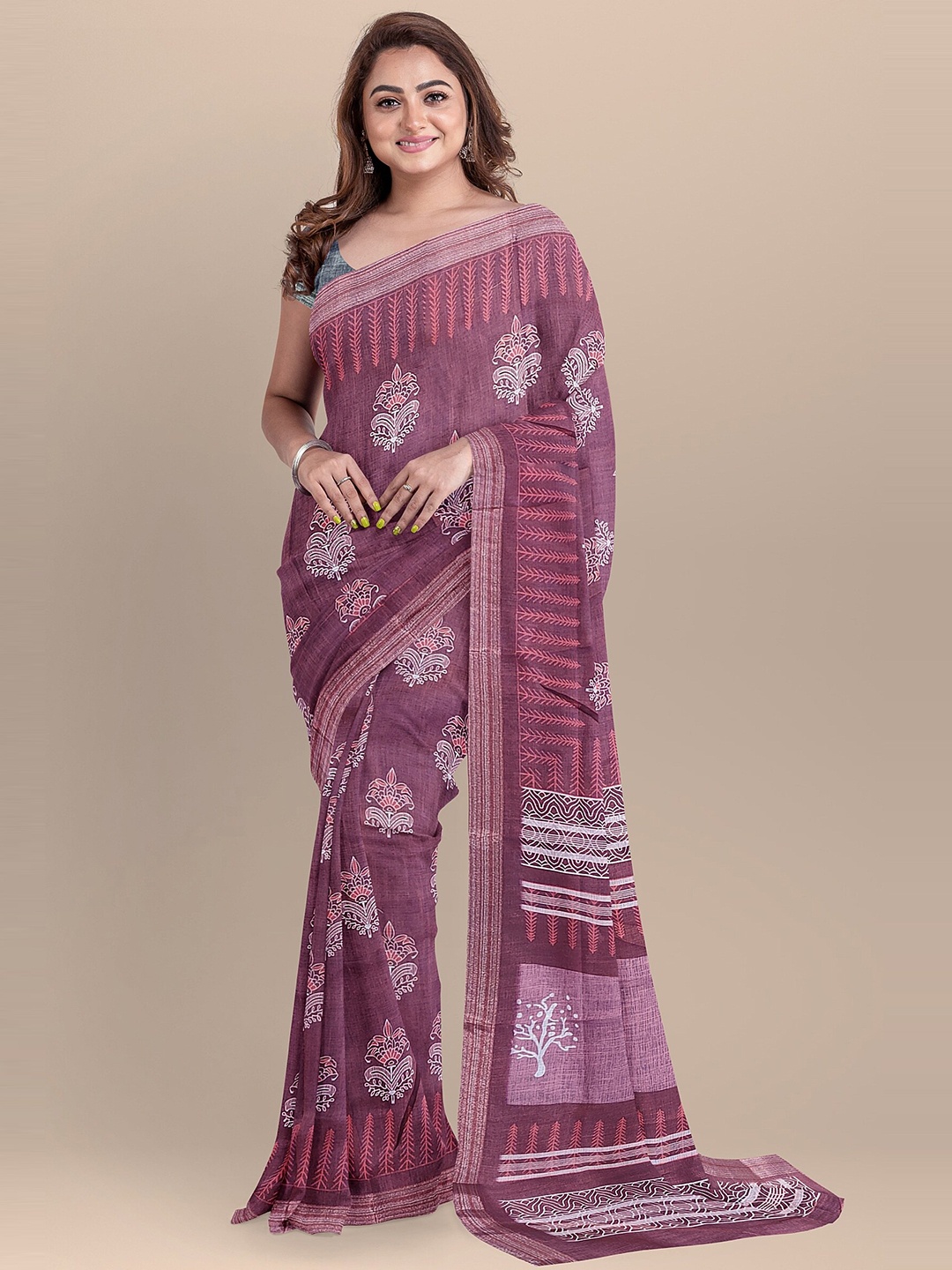 

The Chennai Silks Maroon & White Floral Linen Blend Saree