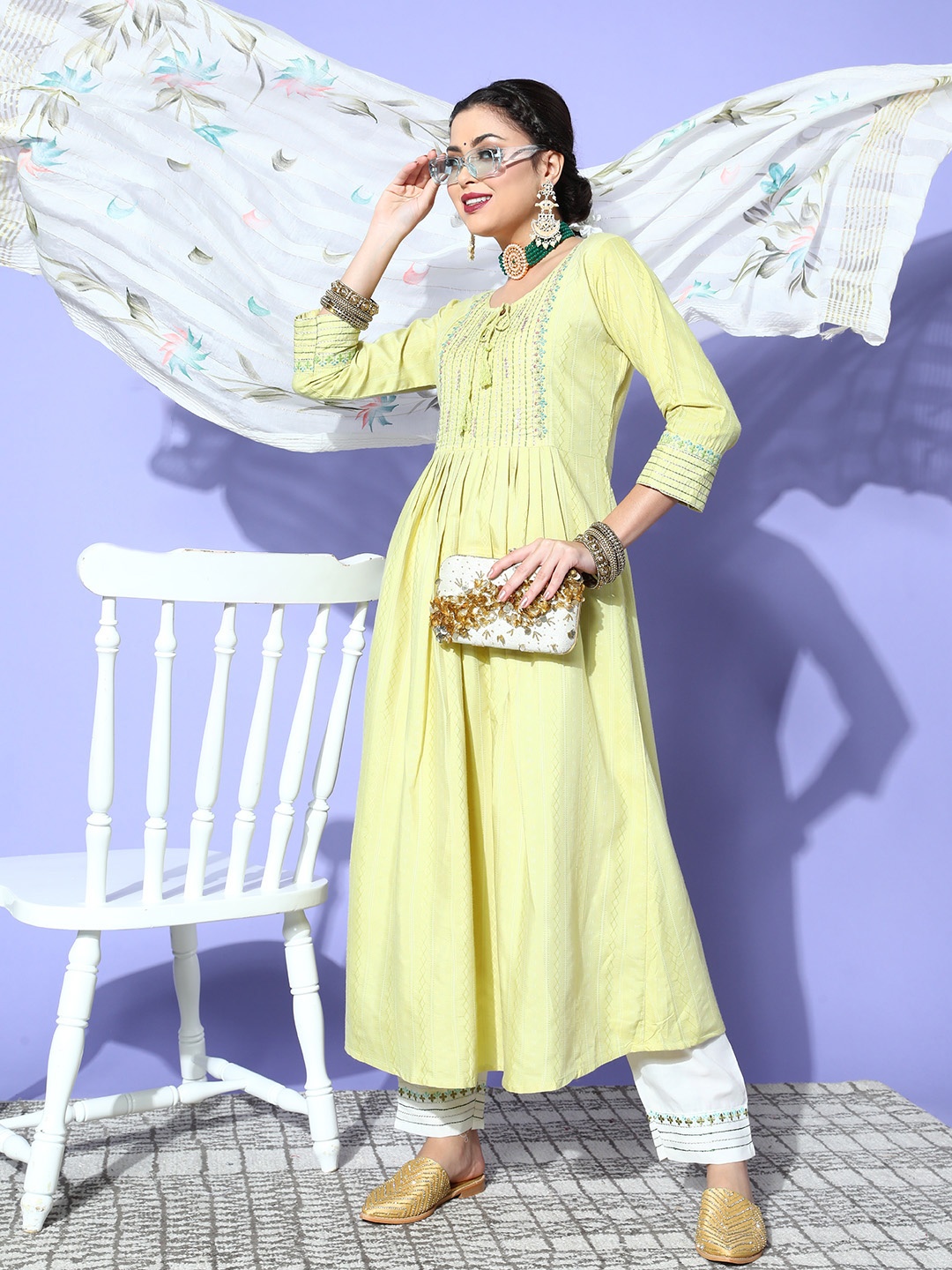 

SheWill Women Ethnic Motifs Cotton Blend Fluid Tie-Up Kurta Set, Green