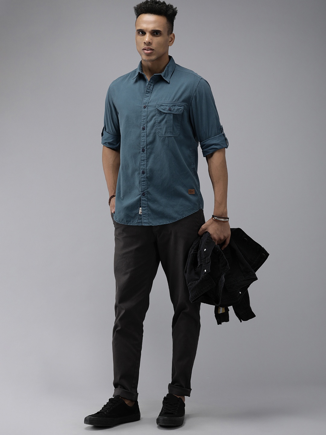 

Roadster Men Blue Solid Pure Cotton Standard Casual Shirt