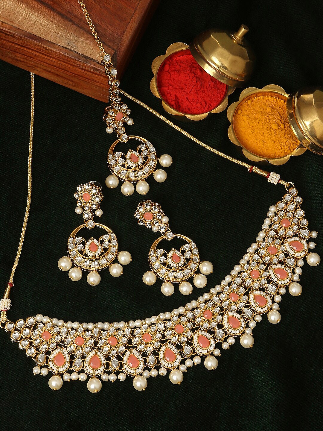 

OOMPH Gold-Toned Pink & White Kundan Studded & Beaded Jewellery Set