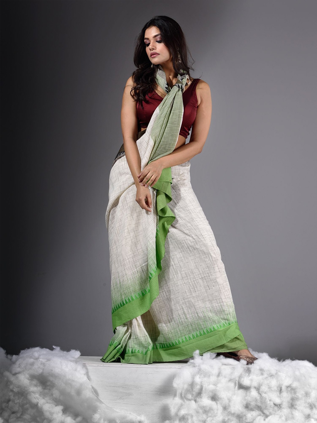 

Charukriti Women White & Green Pure Cotton Saree