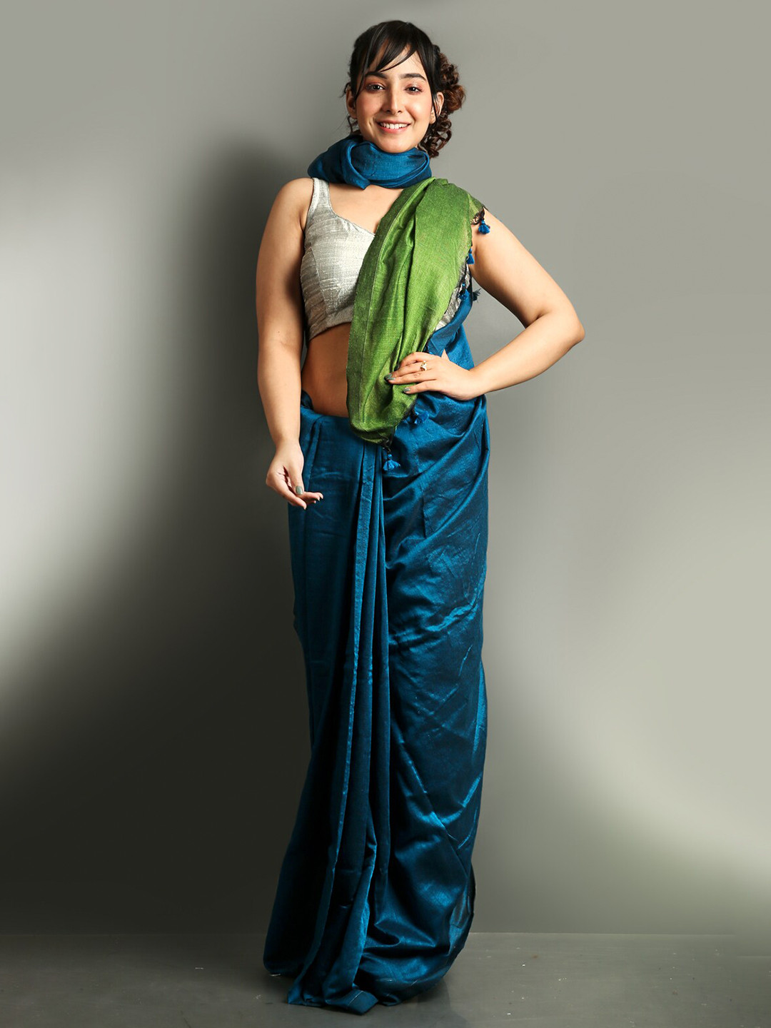 

Charukriti Teal & Green Woven Design Pure Cotton Saree