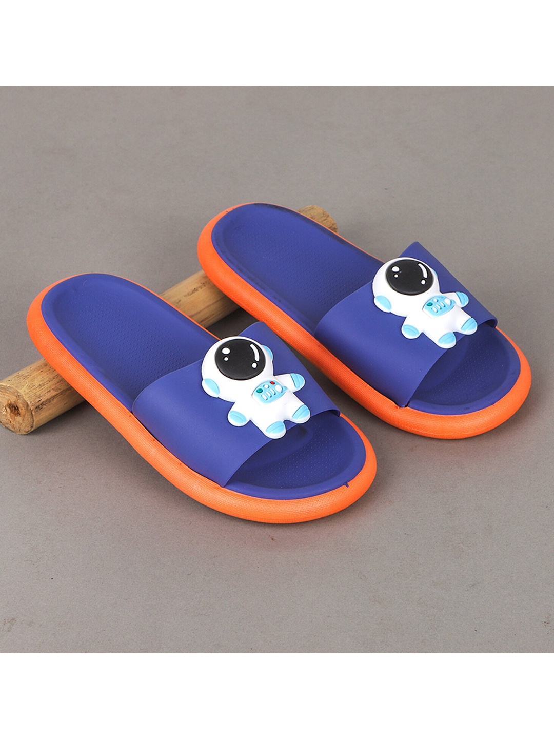 

FEETWELL SHOES Kids Blue & Orange Printed Croslite Sliders