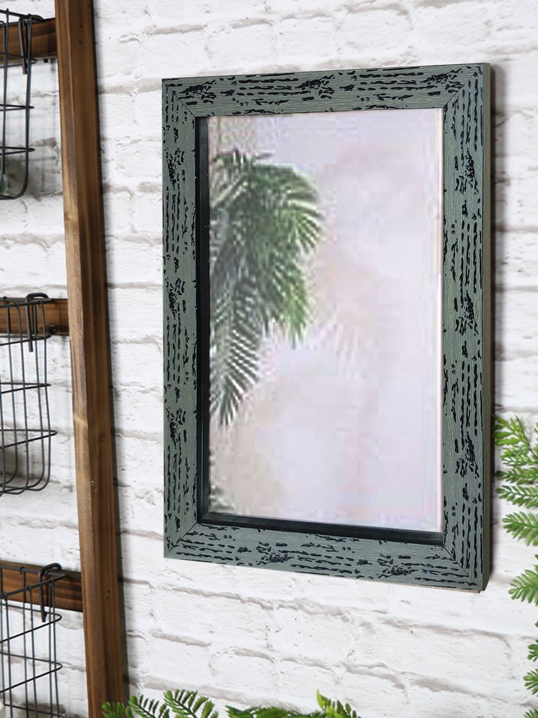 

Gallery99 Green & Transparent Textured Mirrors