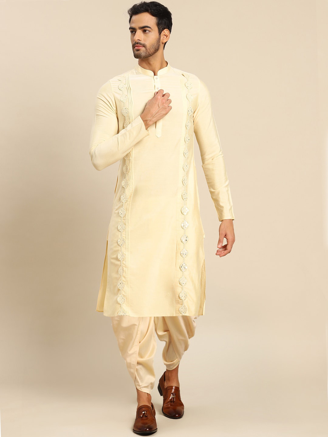 

KISAH Men Cream-Coloured Kurta with Pyjamas