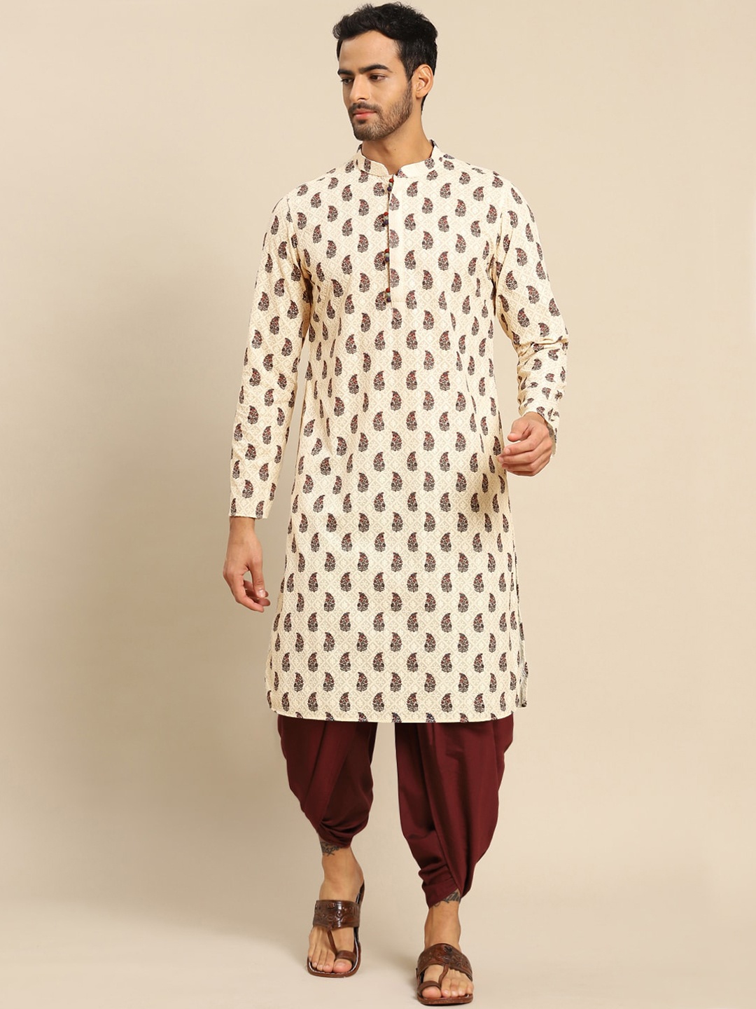 

KISAH Men White & Marron Paisley Printed Kurta with Dhoti Pants