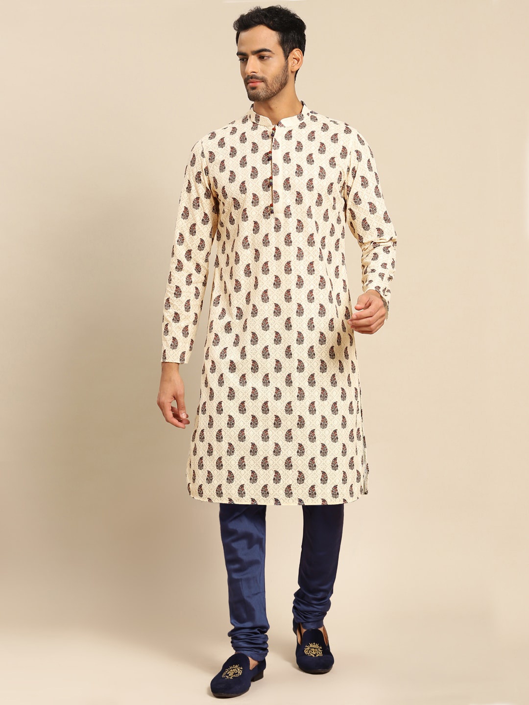 

KISAH Men White Ethnic Motifs Embroidered Kurta with Churidar