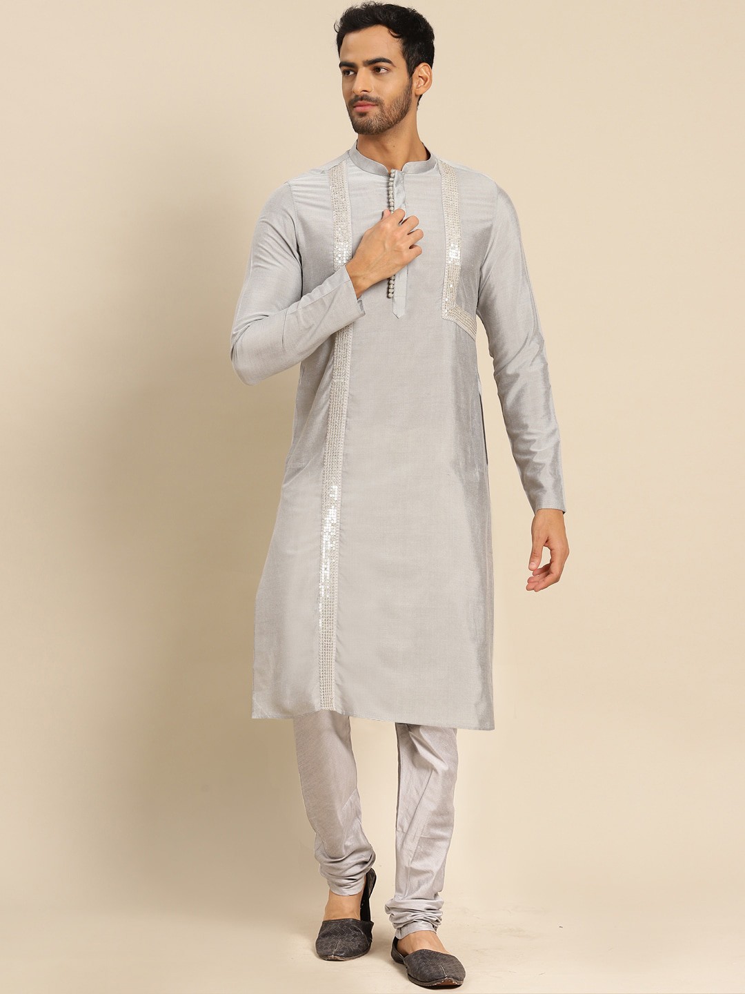 

KISAH Men Grey Embellished Kurta with Pyjamas