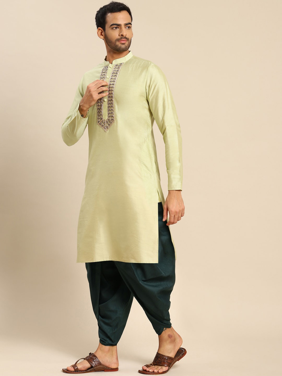 

KISAH Men Green Sequinned Kurta with Dhoti Pants