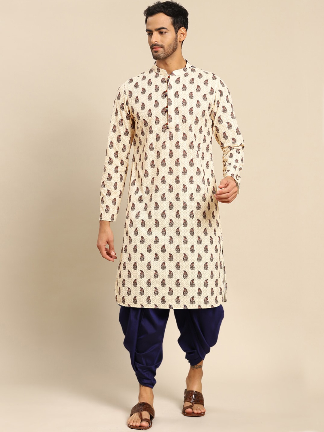 

KISAH Men White Ethnic Motifs Printed Empire Kurta With Dhoti Pants