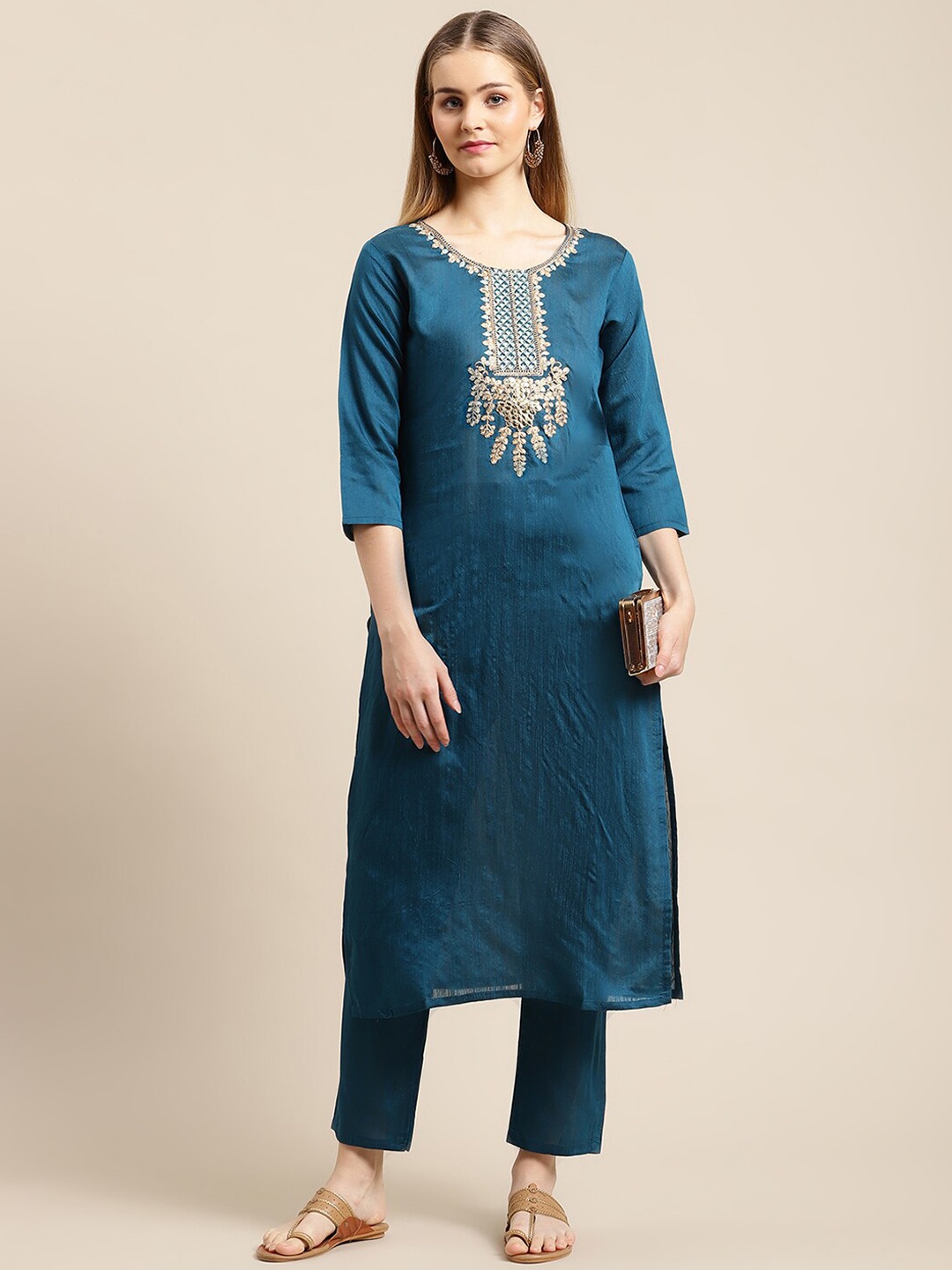 

GUNVANTI FAB Women Blue Floral Embroidered Thread Work Kurti with Trousers
