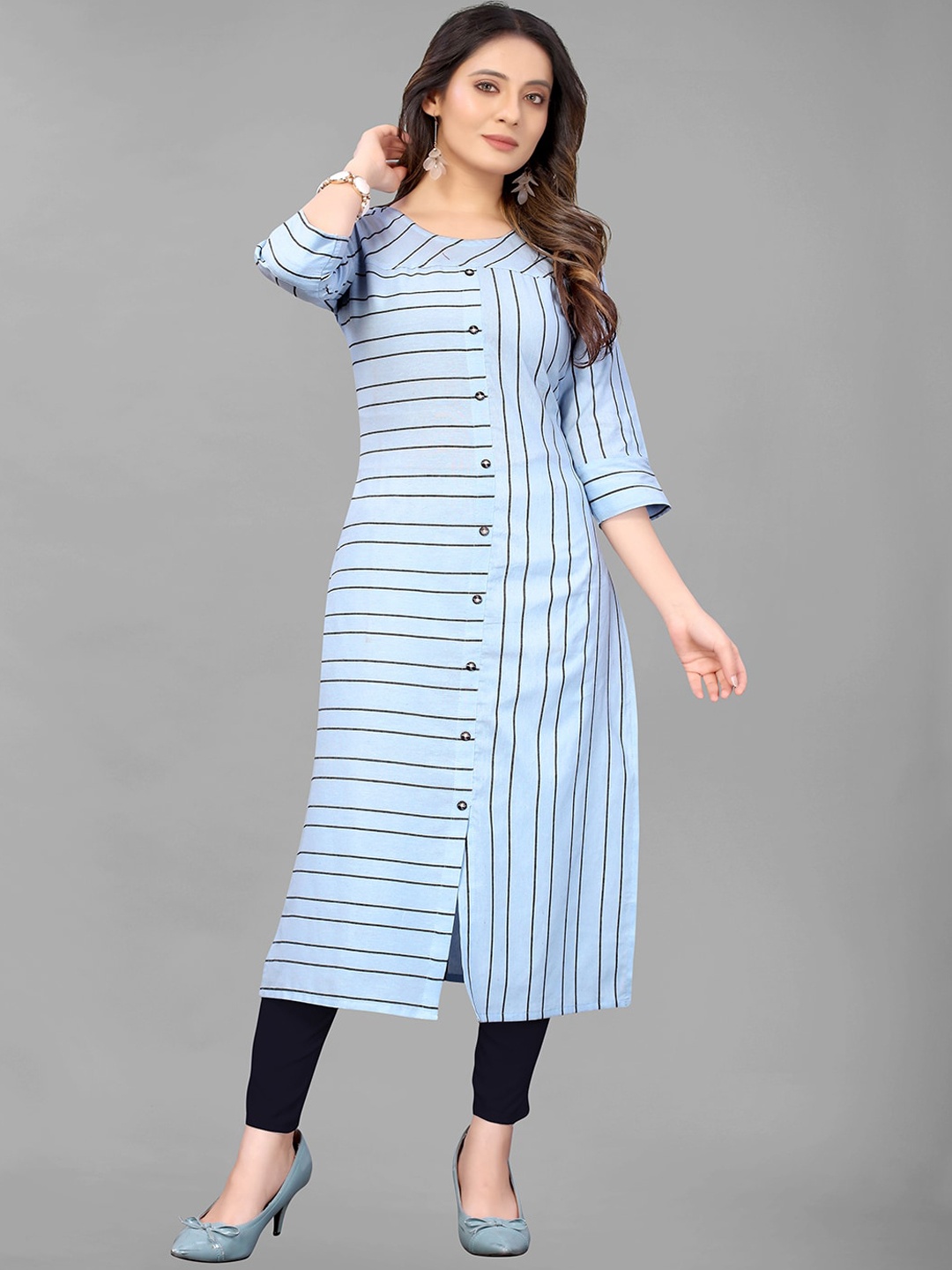 

GUNVANTI FAB Women Blue Striped Panelled Kurta with Trousers
