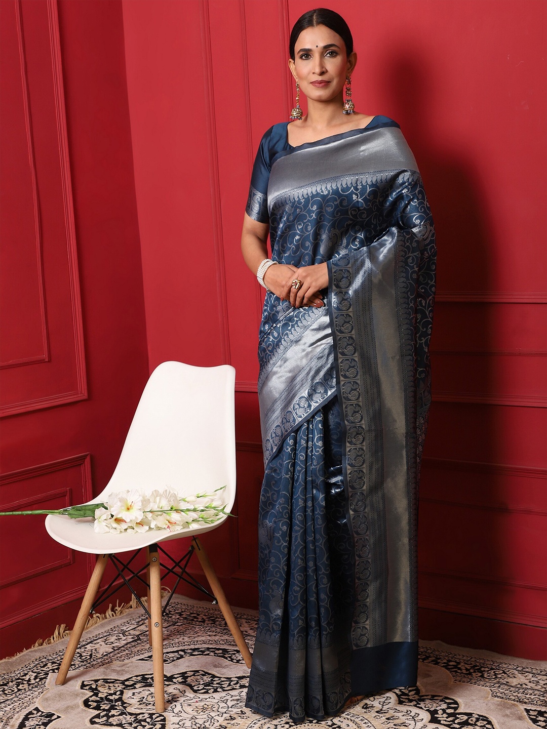 

Glemora Navy Blue & Silver-Toned Ethnic Motifs Zari Silk Blend Kanjeevaram Saree